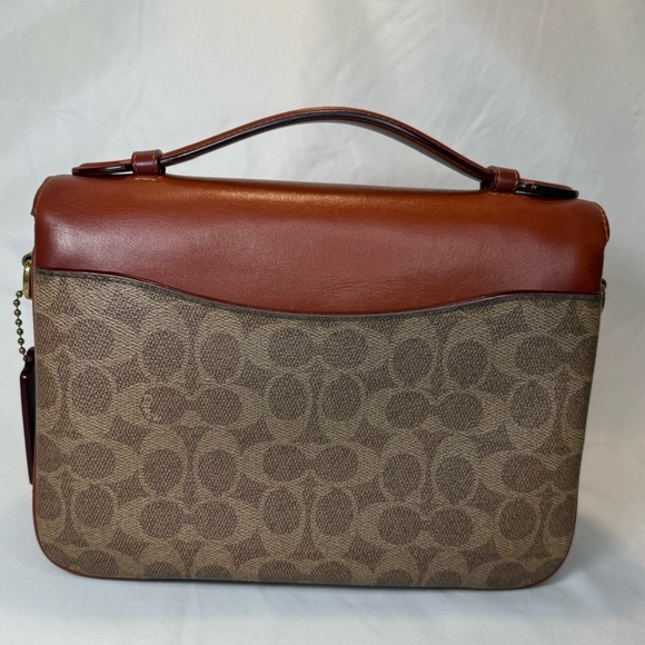 Coach Signature Cassie - Picture 2 of 11